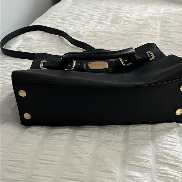 Michael Kors Black Structured Tote Bag with Gold Hardware - Picture 4 of 8